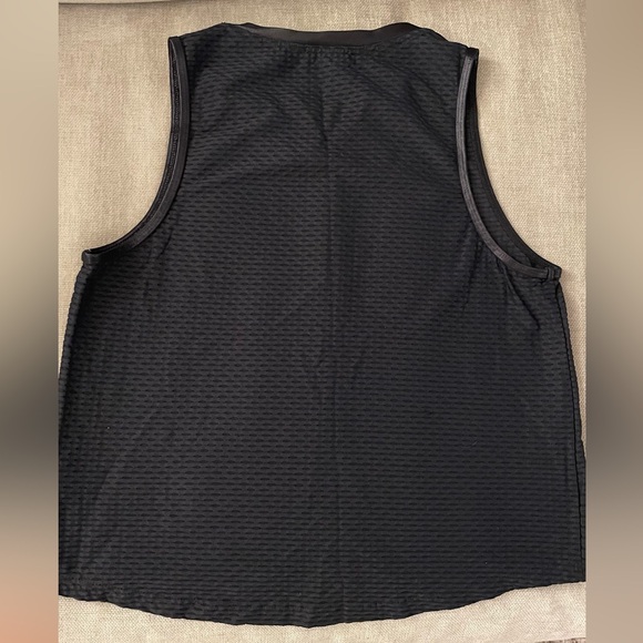 Koral black workout tank - Picture 2 of 3